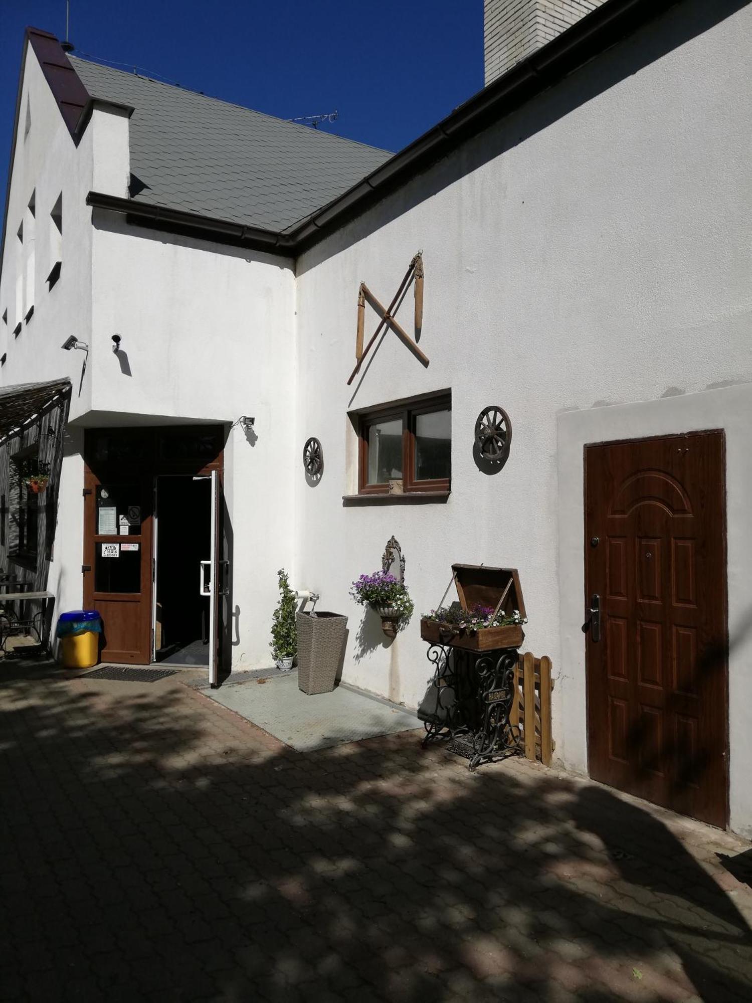 Hotel Kamenny Vrch Хомутов Екстериор снимка